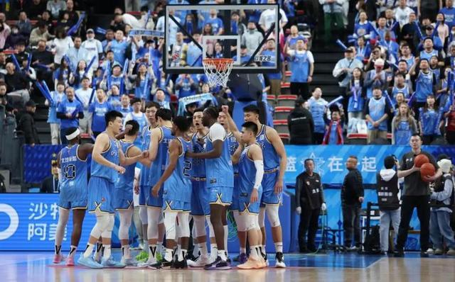 欧冠直播下载-CBA｜周琦30岁生日夜伤退 北汽男篮主场不敌山西